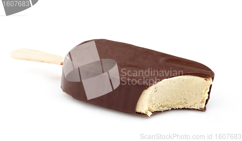 Image of ice cream covered with chocolate