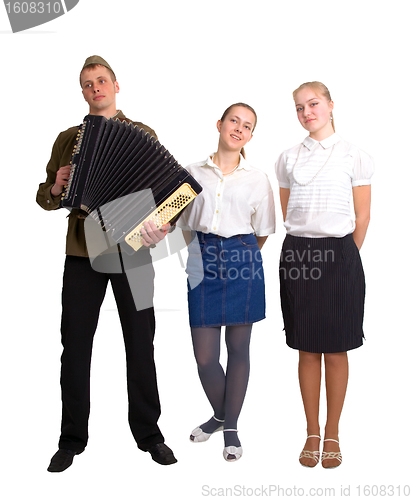 Image of A soldier and two girls sing a song