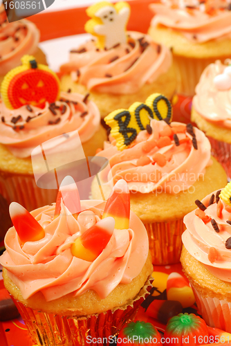 Image of Halloween cupcakes on a serving tray