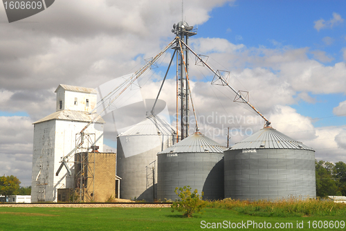 Image of Farming silos in Illinois