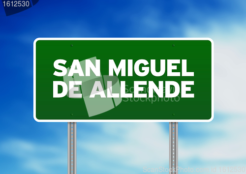 Image of Green Road Sign - San Miguel de Allende