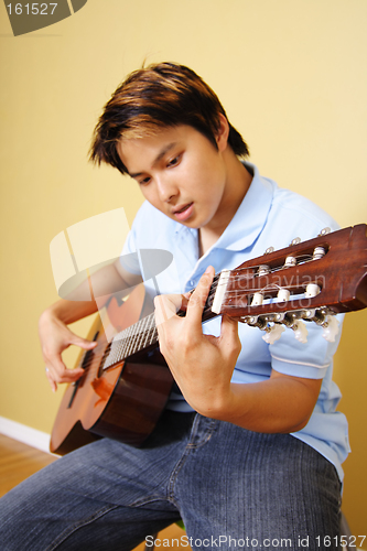 Image of Guitar player