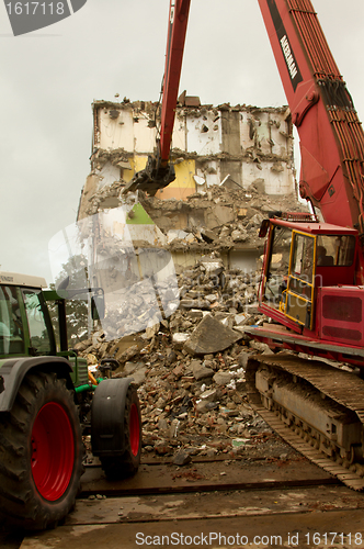 Image of Demolishing a block of flats