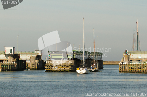 Image of A bridge in the afsluitdijk