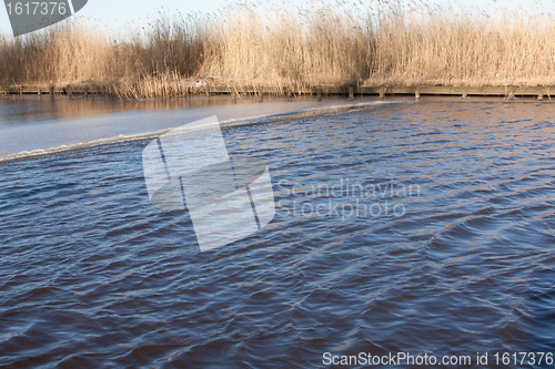 Image of The waters are slowly freezing