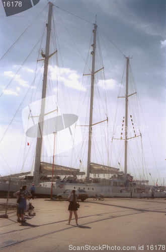 Image of tall ship