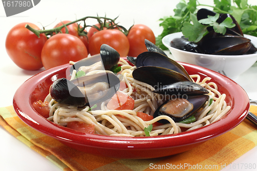 Image of spaghetti with mussels