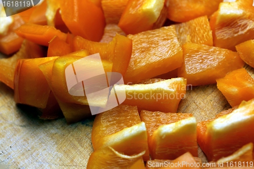 Image of cutting paprika