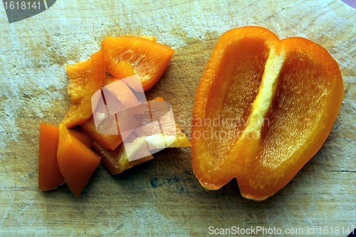 Image of cutting paprika