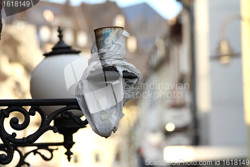 Image of old broken street lamp