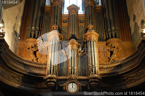 Image of pipe organ