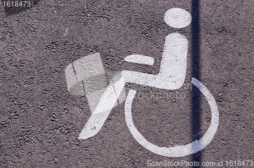 Image of Invalid parking sign.