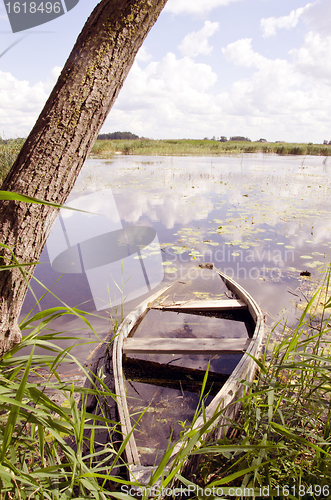 Image of Drown forgotten boat.