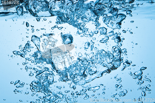 Image of bubbles in water