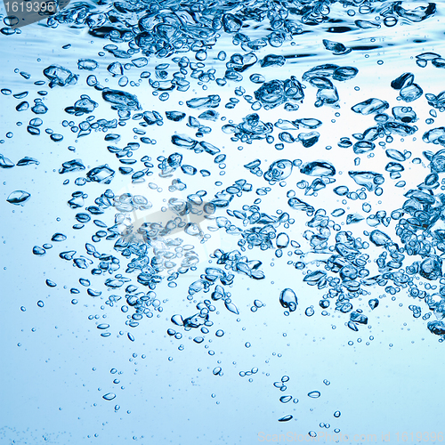 Image of bubbles in water