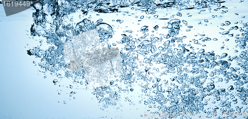 Image of bubbles in water