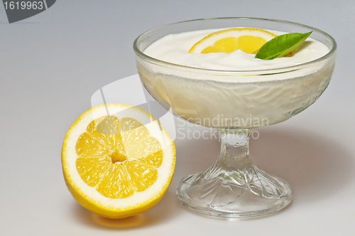 Image of curd with lemon