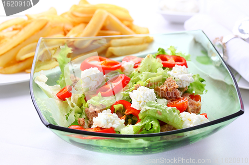 Image of Mixed vegetable salad with tuna and cottage cheese