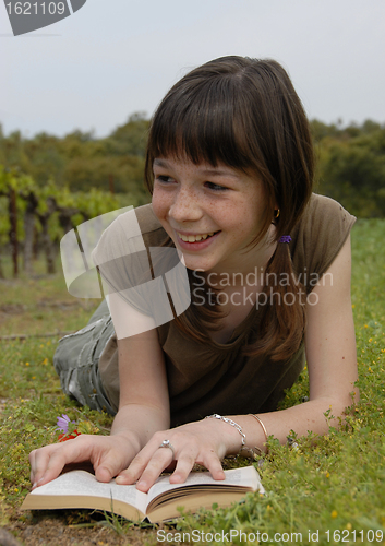 Image of reading child