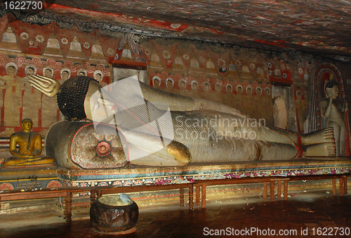 Image of Reclining Buddha in Dambulla Rock Cave