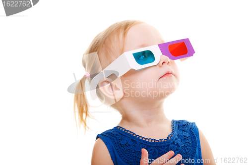 Image of Toddler girl wearing 3D glasses