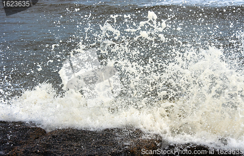 Image of Waves Crashing