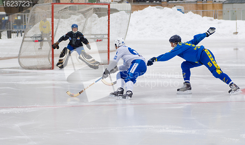 Image of Dynamo(white) vs Zorkij(blue)