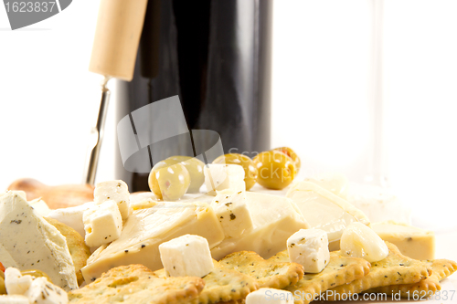 Image of Feta cheese and red wine and crackers