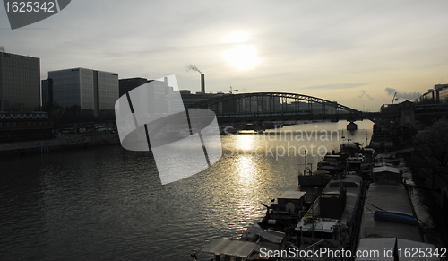 Image of view of the Seine, Paris