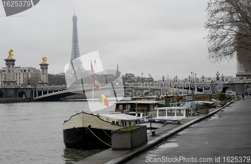 Image of view of the Seine in Paris