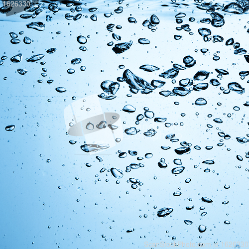 Image of bubbles in water
