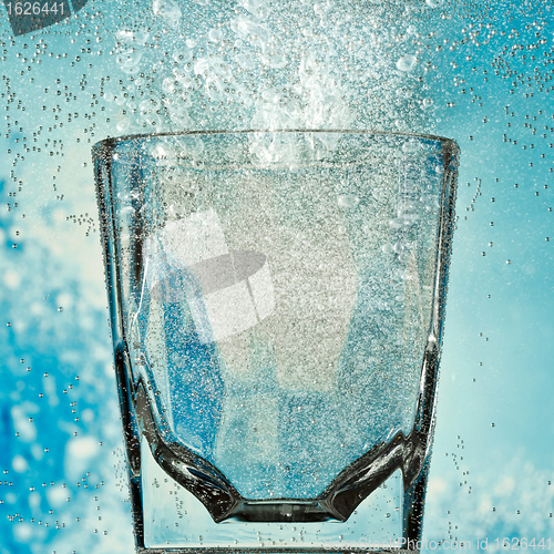 Image of glass with bubbles