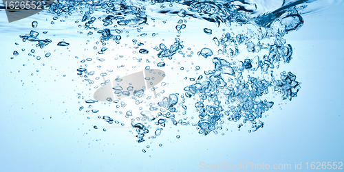 Image of bubbles in water