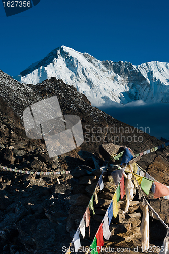 Image of On the top of Gokyo Ri: Peaks and clouds