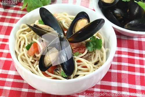 Image of spaghetti with mussels