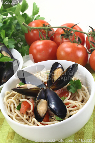 Image of spaghetti with mussels