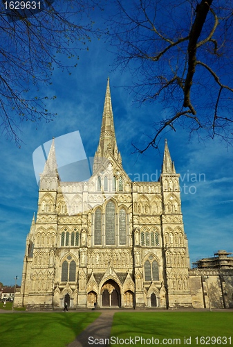 Image of Salisbury Cathedral - front facade