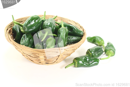 Image of fresh green Pimientos in a bowl