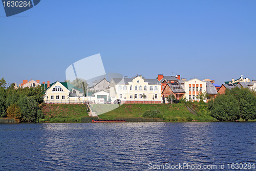 Image of cottages on coast big river