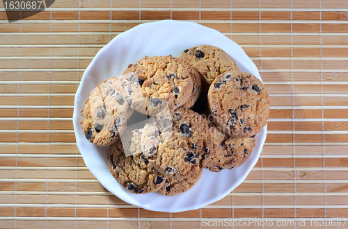 Image of Some cookies on the plate