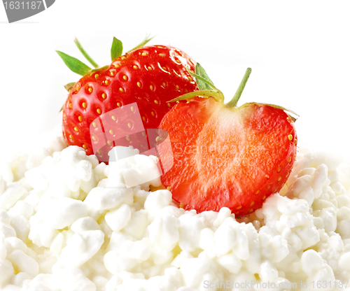 Image of strawberries and cottage cheese