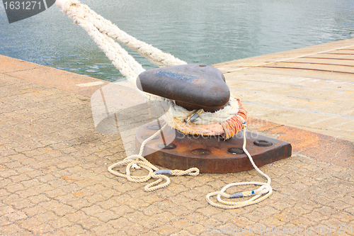 Image of Rope for mooring a boat to a pier