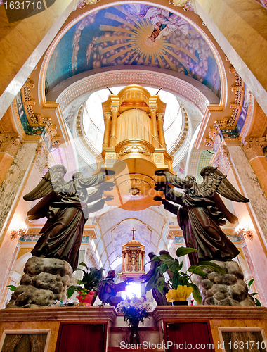 Image of italian church itnerior