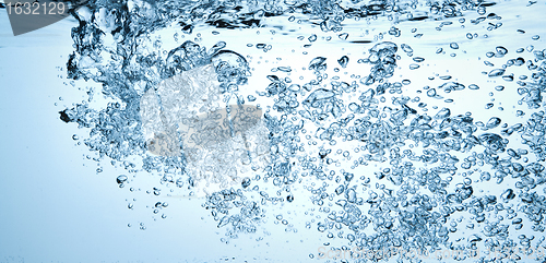 Image of bubbles in water