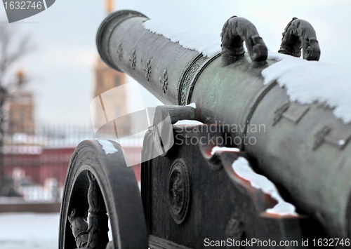 Image of bronze cannon 