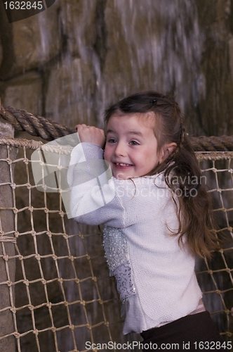 Image of little girl and acrobranche