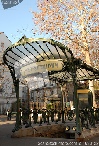 Image of metro in Paris