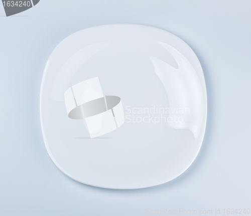 Image of empty white dish