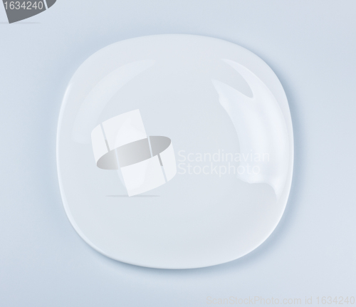 Image of empty white dish