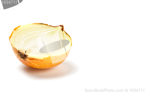 Image of half of onion in peel